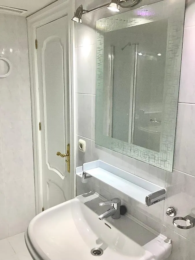 טורמולינוס La Nogalera Modern And Spacious Apartment With Pool And Sea View